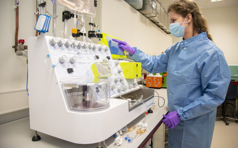 Researcher working at ICAT