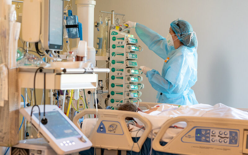 Nurse works in the ICU of the UMC Utrecht.
