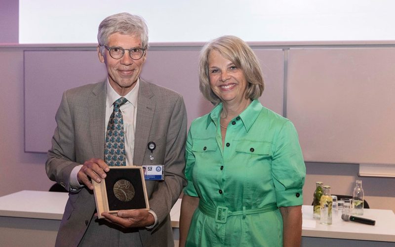 Floris Groenendaal with the WKZ medal of honour.