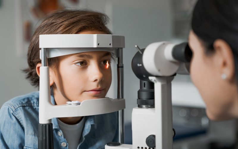Eye examination with a child