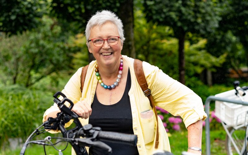 Rina Kiers with a bike