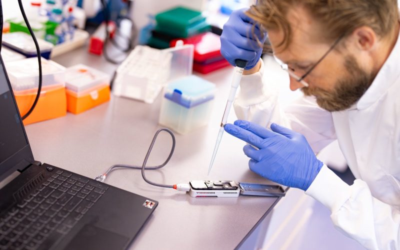 Picture Nanopore Omics lab