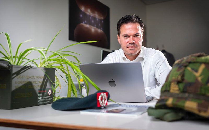 Elbert Geuze behind his desk