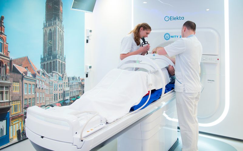 MR-Linac with two doctors and a patient