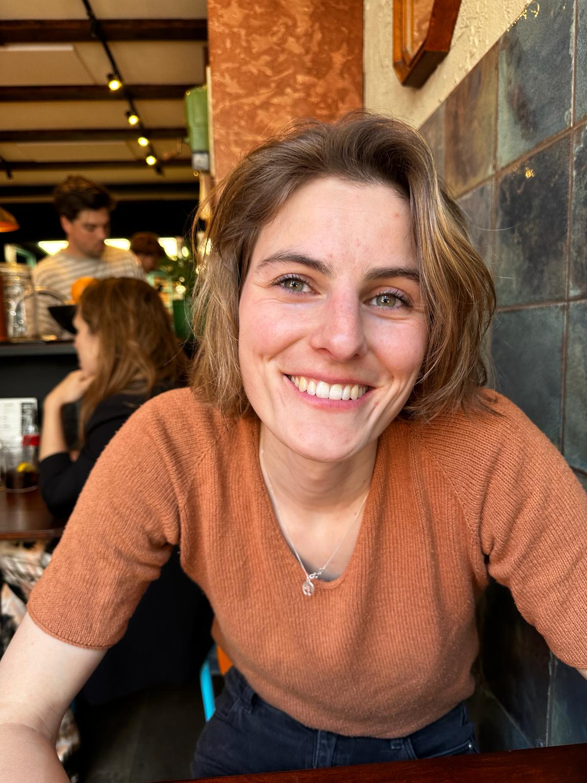 Portrait of dr Lyanne Derksen